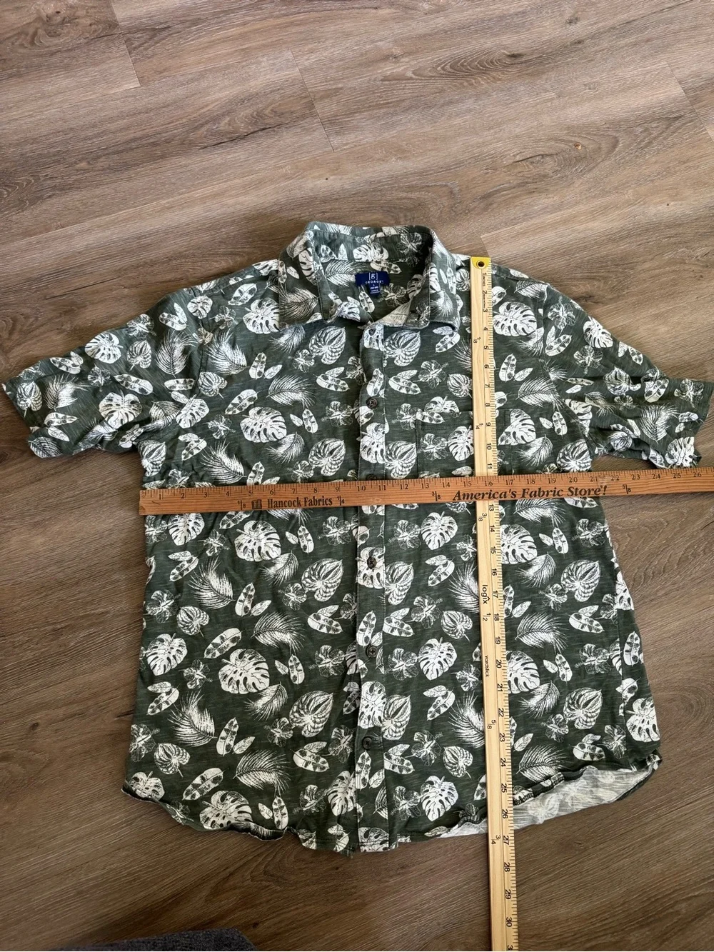Men's large Green Tropical Print Short-Sleeve Shirt